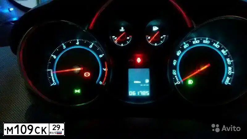 Фото автомобиля CHEVROLET CRUZE, 2014 — госномер М109СК29. Цвет: Белый