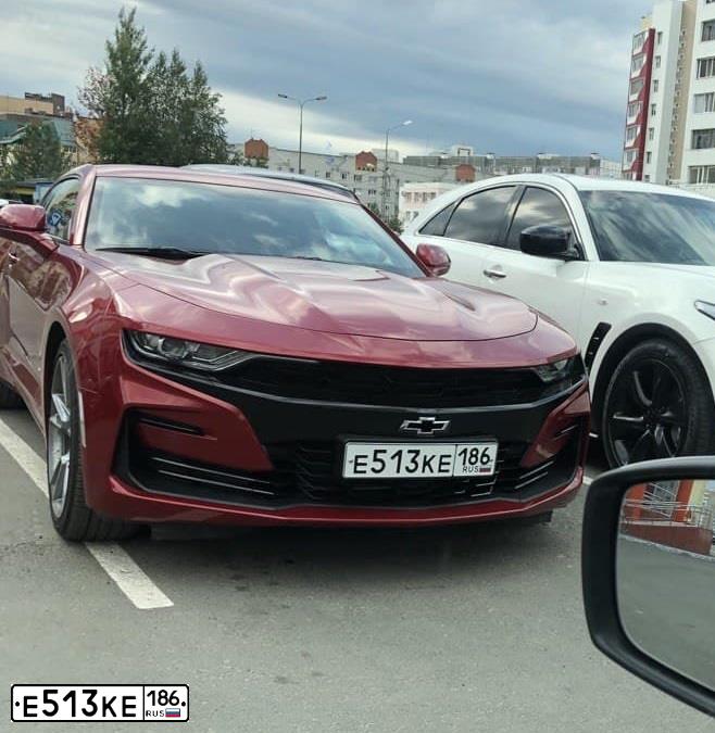 Фото автомобиля CHEVROLET CAMARO, 2019 — госномер В924КК977. Цвет: Красный