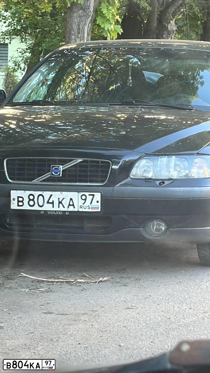 Фото автомобиля VOLVO S60, 2003 — госномер В804КА97. Цвет: ЧЕРНЫЙ