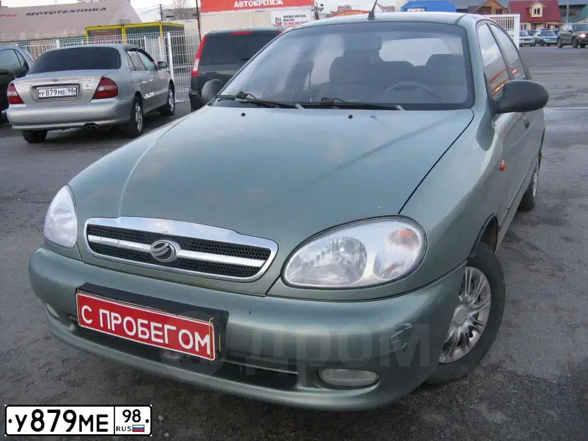 Фото автомобиля HYUNDAI SONATA, 1998 — госномер У879МЕ98. Цвет: СЕРЫЙ