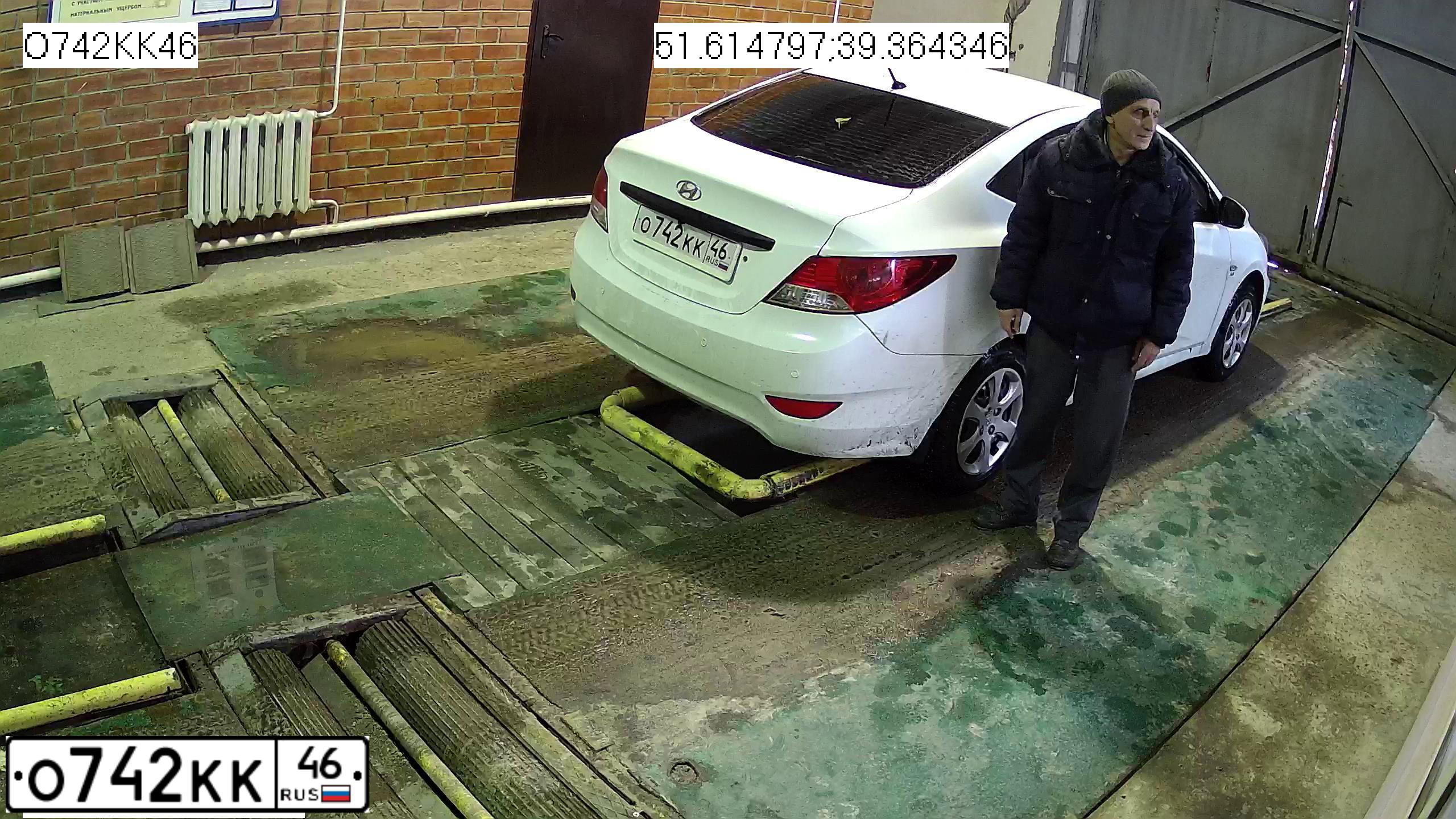 Фото автомобиля HYUNDAI SOLARIS, 2013 — госномер О742КК46. Цвет: Белый