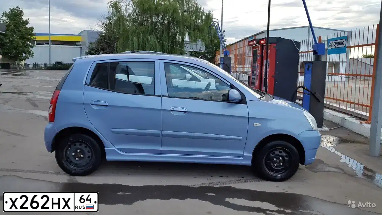 Фото автомобиля KIA PICANTO / MORNING, 2005 — госномер М492ОС64. Цвет: голубой