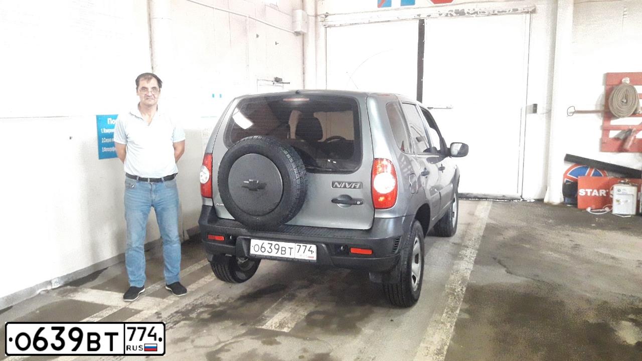 Фото автомобиля CHEVROLET NIVA, 2011 — госномер С376ТН43. Цвет: ТЕМНО-СЕРЫЙ МЕТАЛЛИК