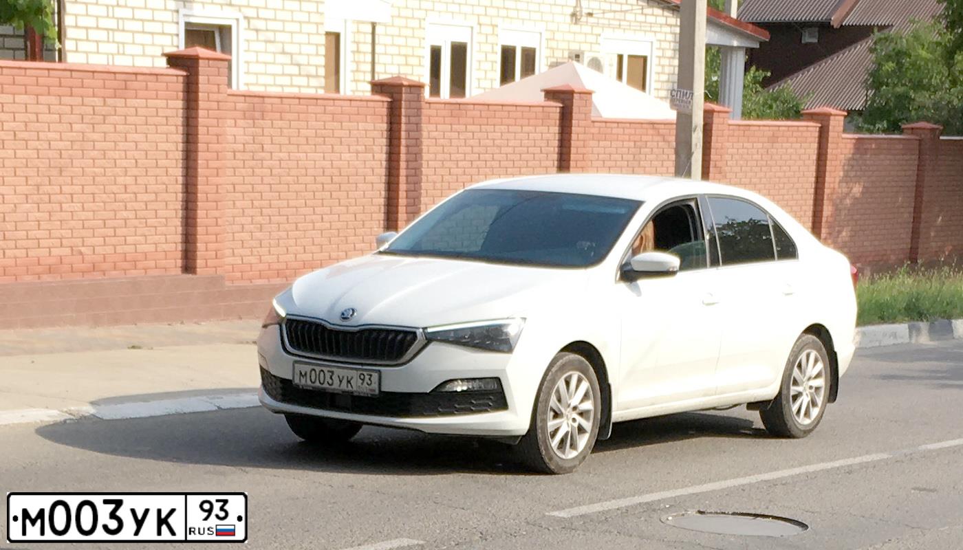 Фото автомобиля MERCEDES C-KLASSE, 2011 — госномер М009АС193. Цвет: СЕРЫЙ
