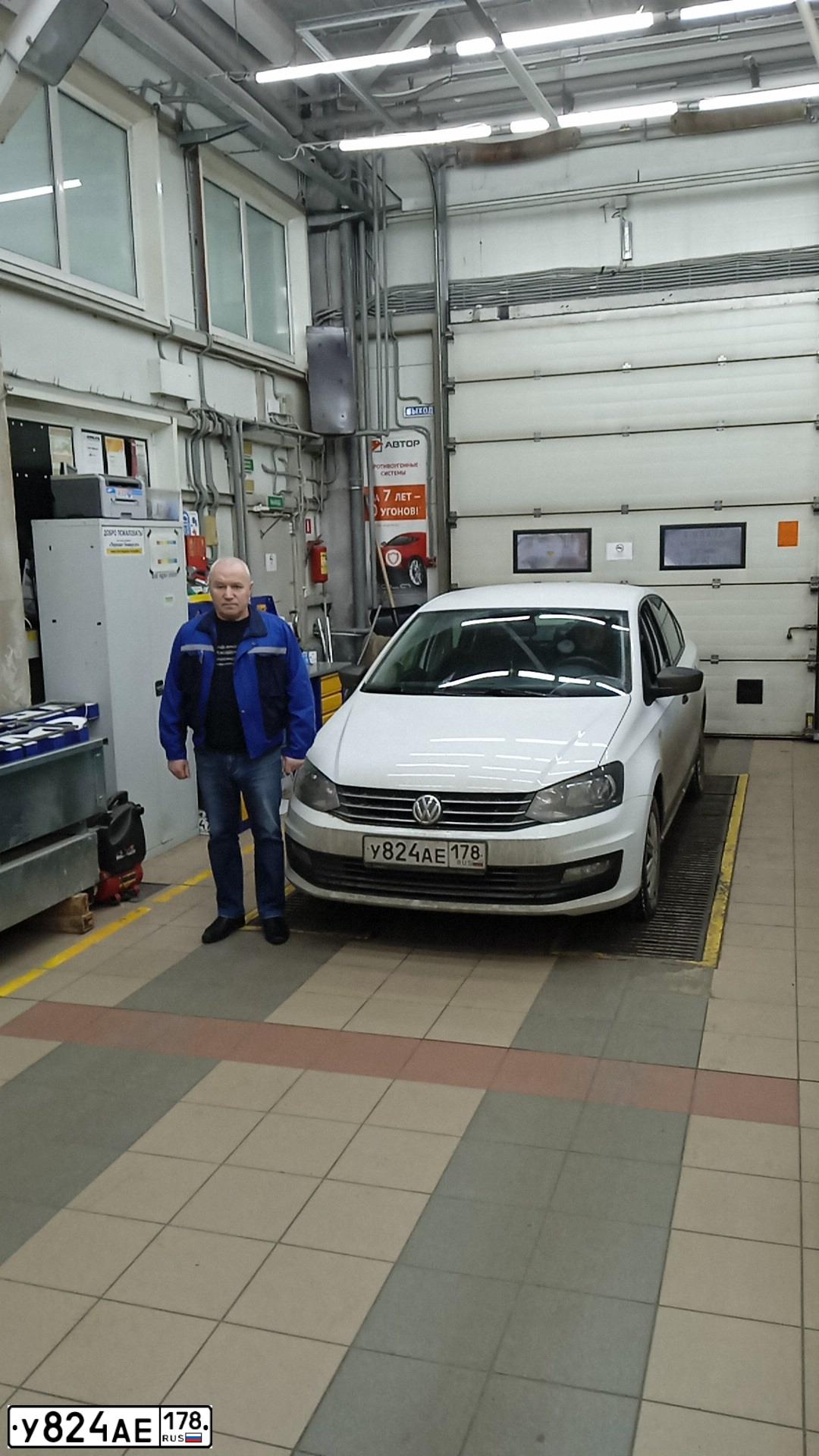 Фото автомобиля VOLKSWAGEN POLO, 2016 — госномер К879РА147. Цвет: БЕЛЫЙ