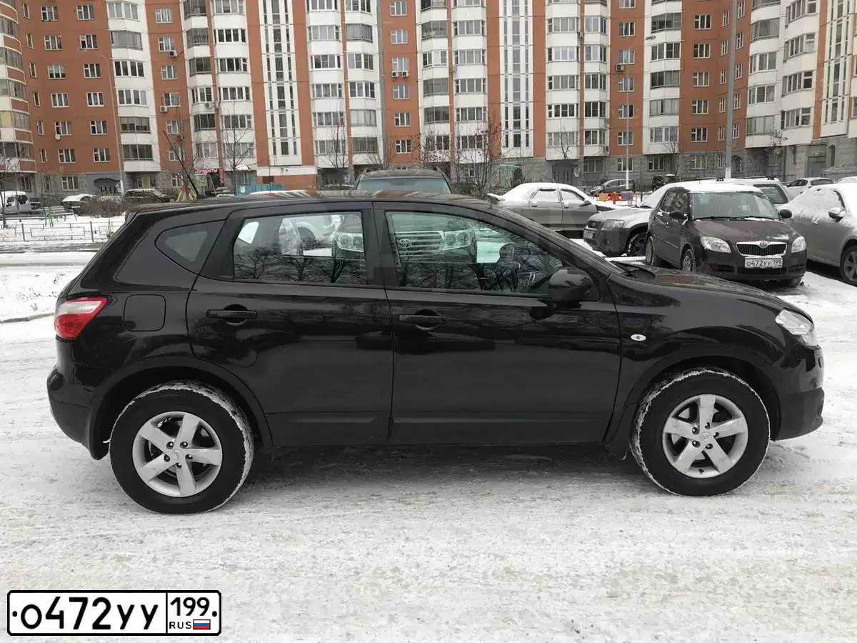 Фото автомобиля SKODA FABIA, 2009 — госномер О472УУ199. Цвет: ТЕМНО-ВИШНЕВЫЙ