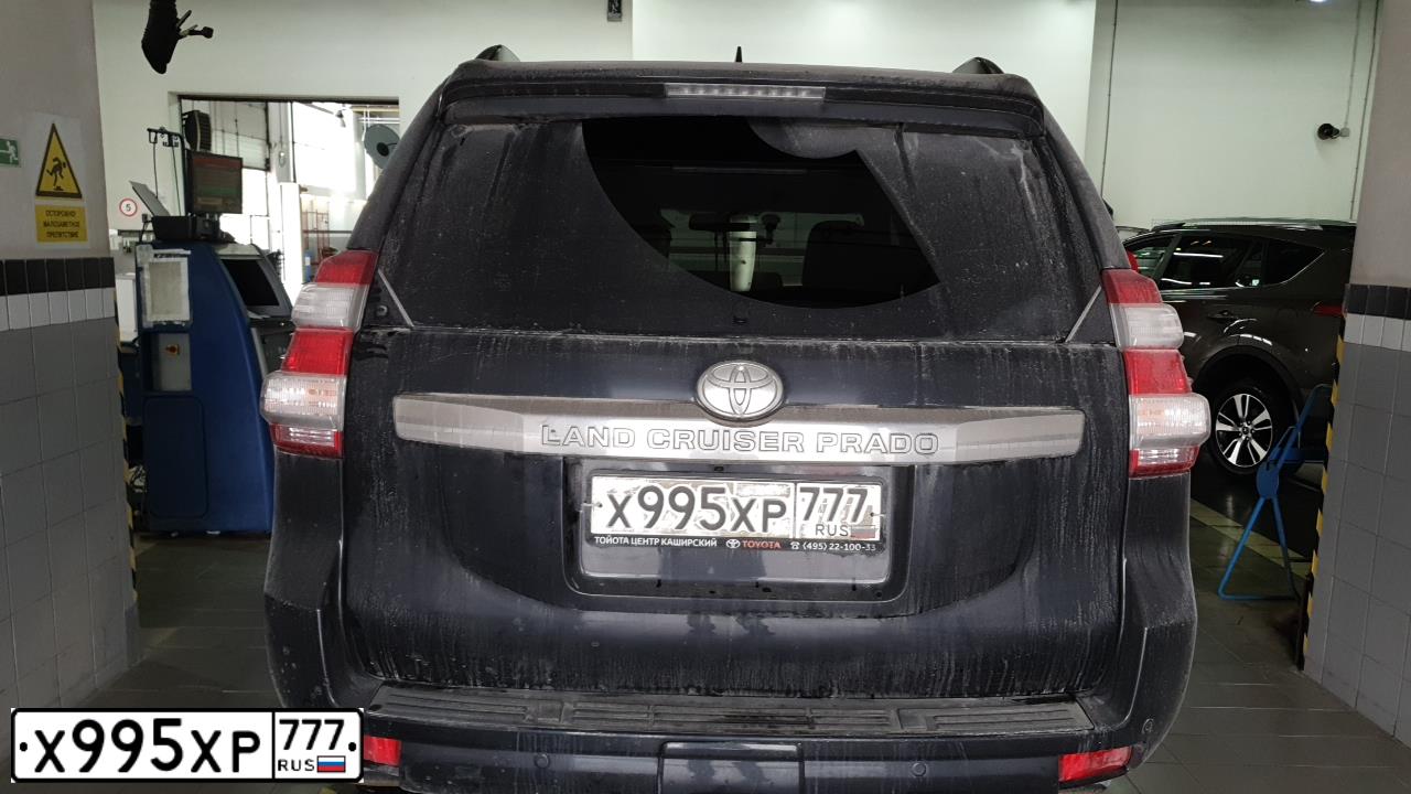 Фото автомобиля TOYOTA LANDCRUISER, 2017 — госномер Х995ХР777. Цвет: ЧЕРНЫЙ