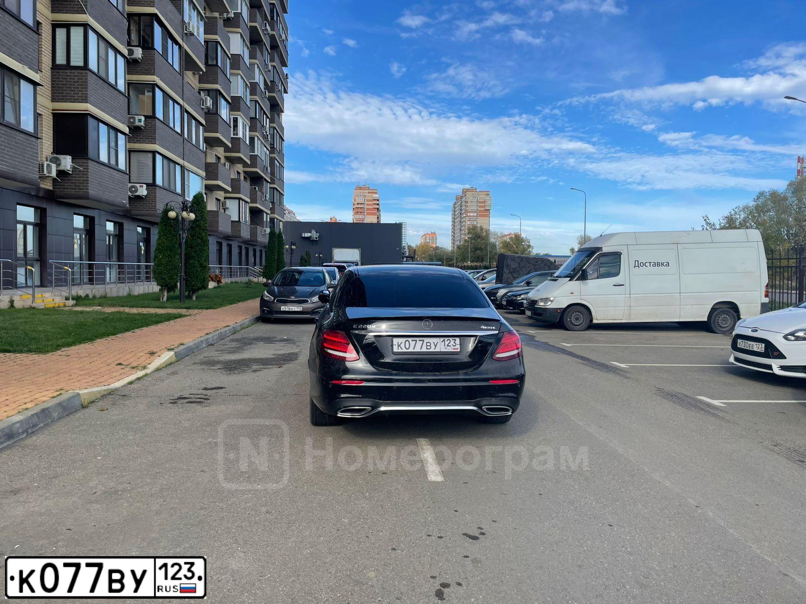 Фото автомобиля LADA 2107, 2011 — госномер К077ВУ123. Цвет: ЯРКО-БЕЛЫЙ