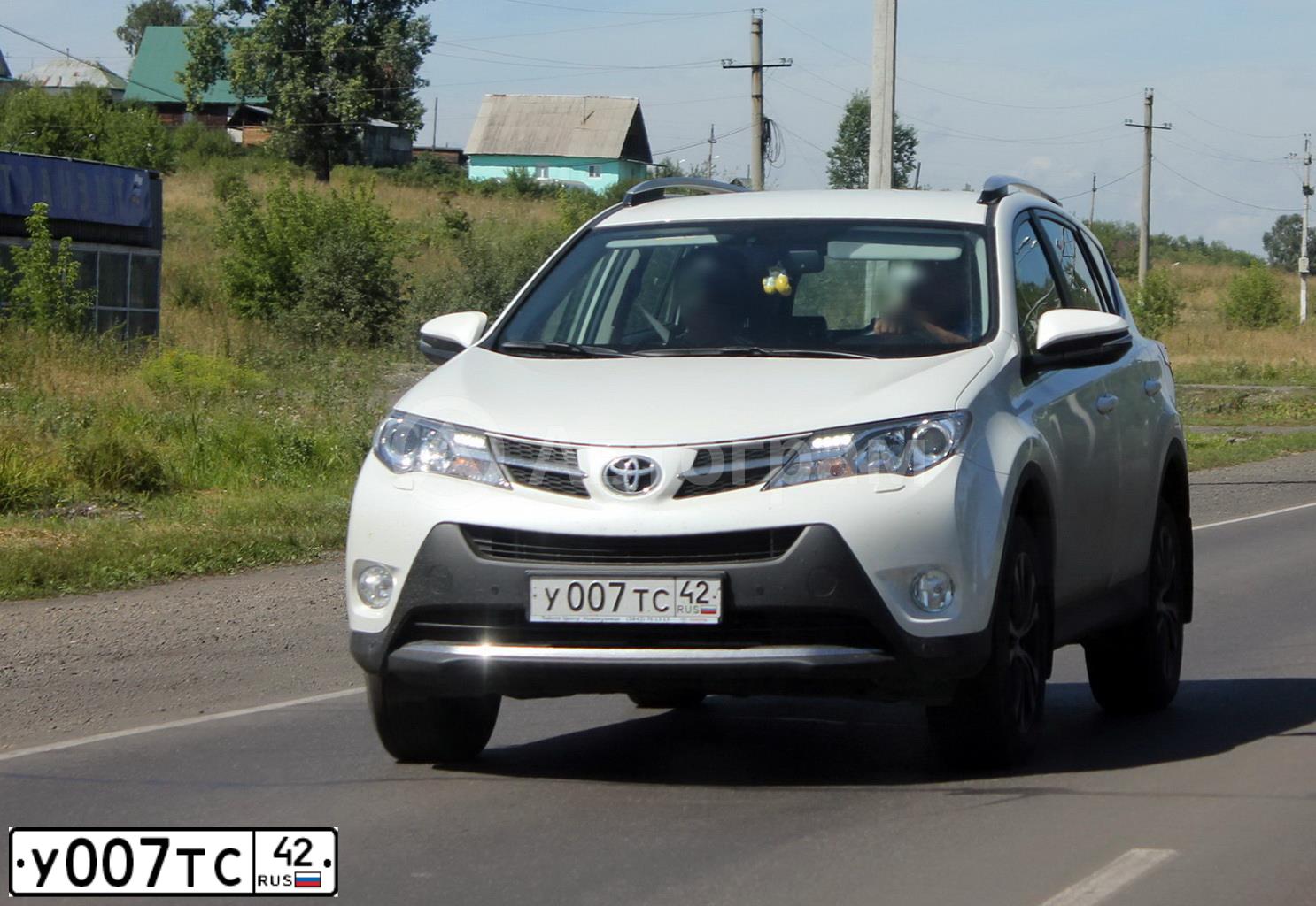 Фото автомобиля LADA 2112 LADA, 2007 — госномер У007ТС42. Цвет: СВЕТЛО-СЕРЕБРИСТЫЙ МЕТАЛЛ