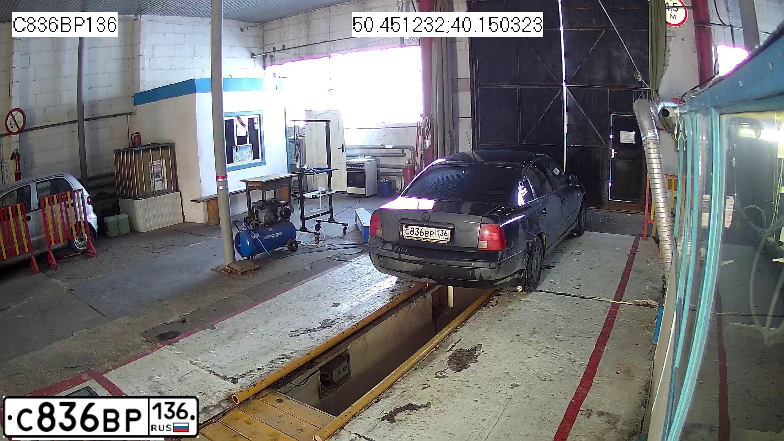 Фото автомобиля VOLKSWAGEN PASSAT, 2000 — госномер С836ВР136. Цвет: ЧЕРНЫЙ