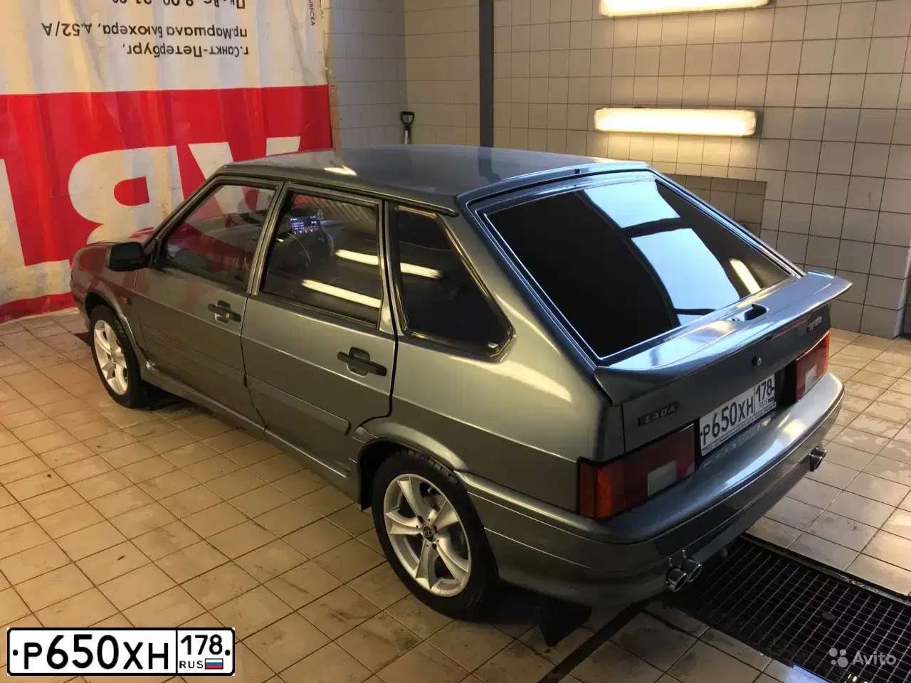 Фото автомобиля LADA 2114 SAMARA, 2008 — госномер У920МТ47. Цвет: СРЕДНИЙ СЕРО-ЗЕЛЕНЫЙ МЕТ.
