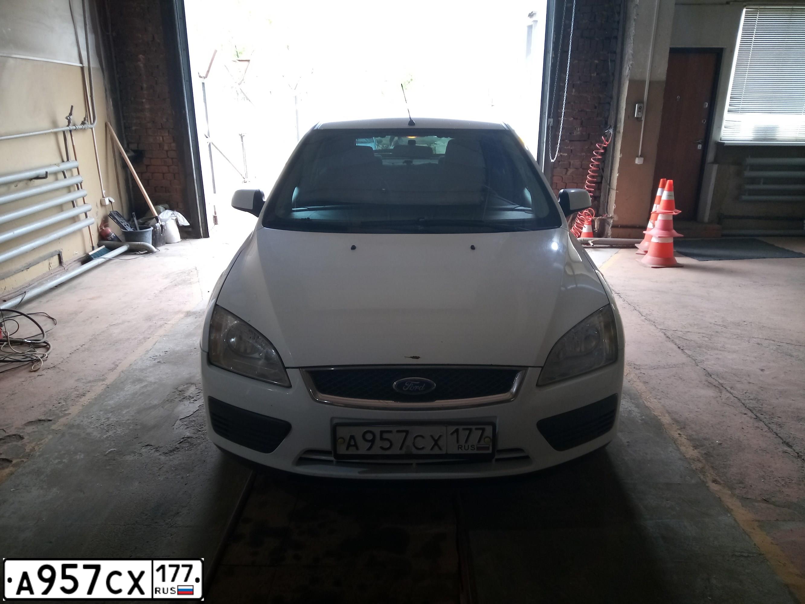 Фото автомобиля FORD D FOCUS, 2007 — госномер А957СХ177. Цвет: Белый