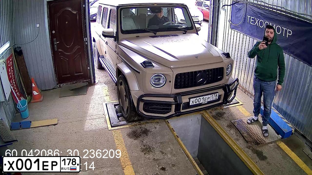 Фото автомобиля LADA LARGUS FURGON, 2018 — госномер Е129ОУ198. Цвет: Серебристый