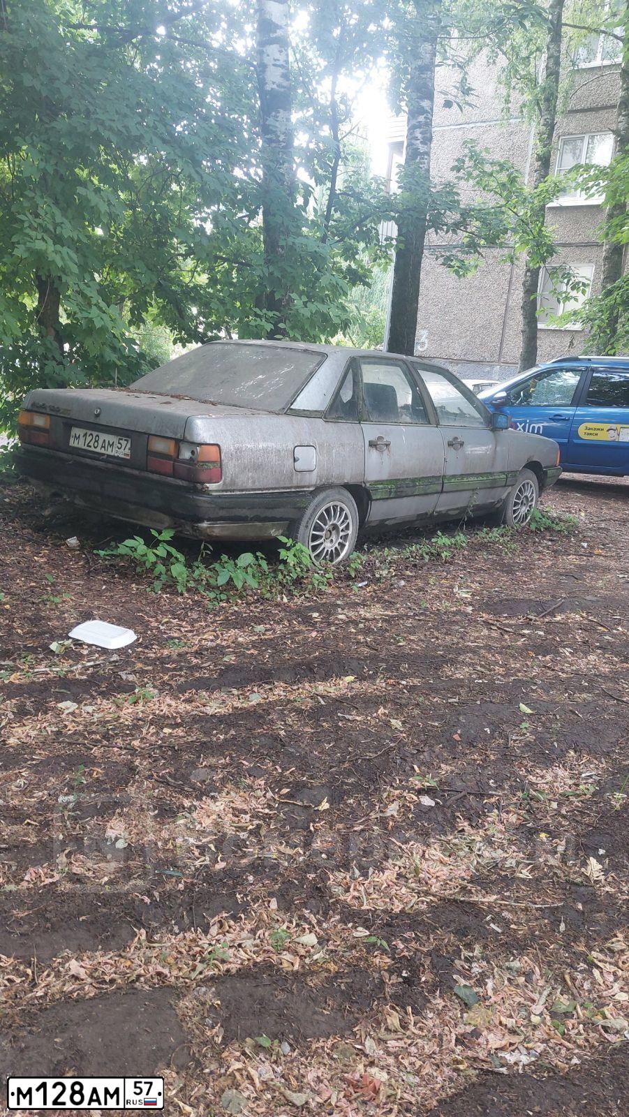 Фото автомобиля AUDI 100, 1983 — госномер М128АМ57. Цвет: СВЕТЛО-СЕРЫЙ