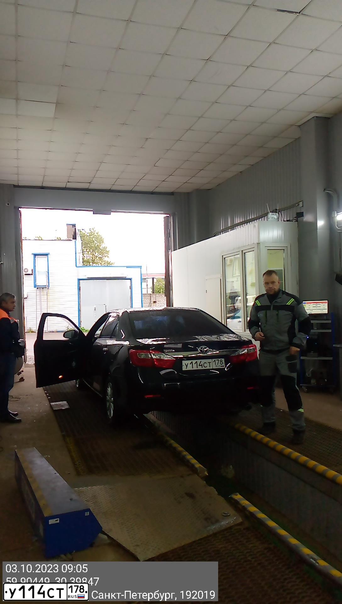 Фото автомобиля TOYOTA CAMRY, 2011 — госномер У114СТ178. Цвет: ЧЕРНЫЙ МЕТАЛЛИК