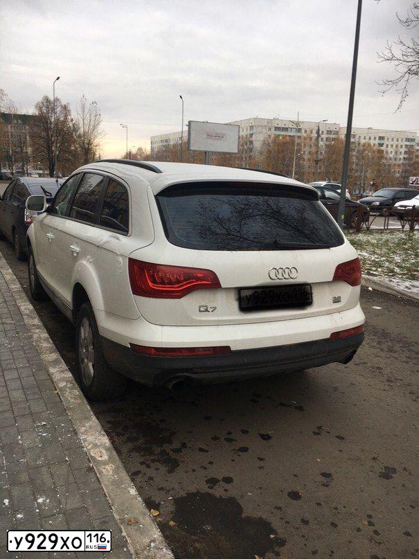 Фото автомобиля AUDI Q7, 2010 — госномер У048ЕХ774. Цвет: Белый