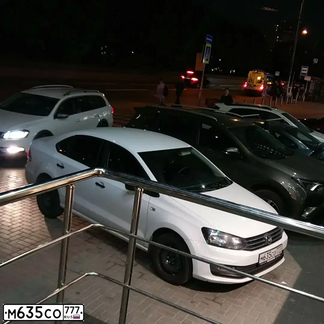 Фото автомобиля VOLKSWAGEN POLO, 2016 — госномер М635СО777. Цвет: БЕЛЫЙ