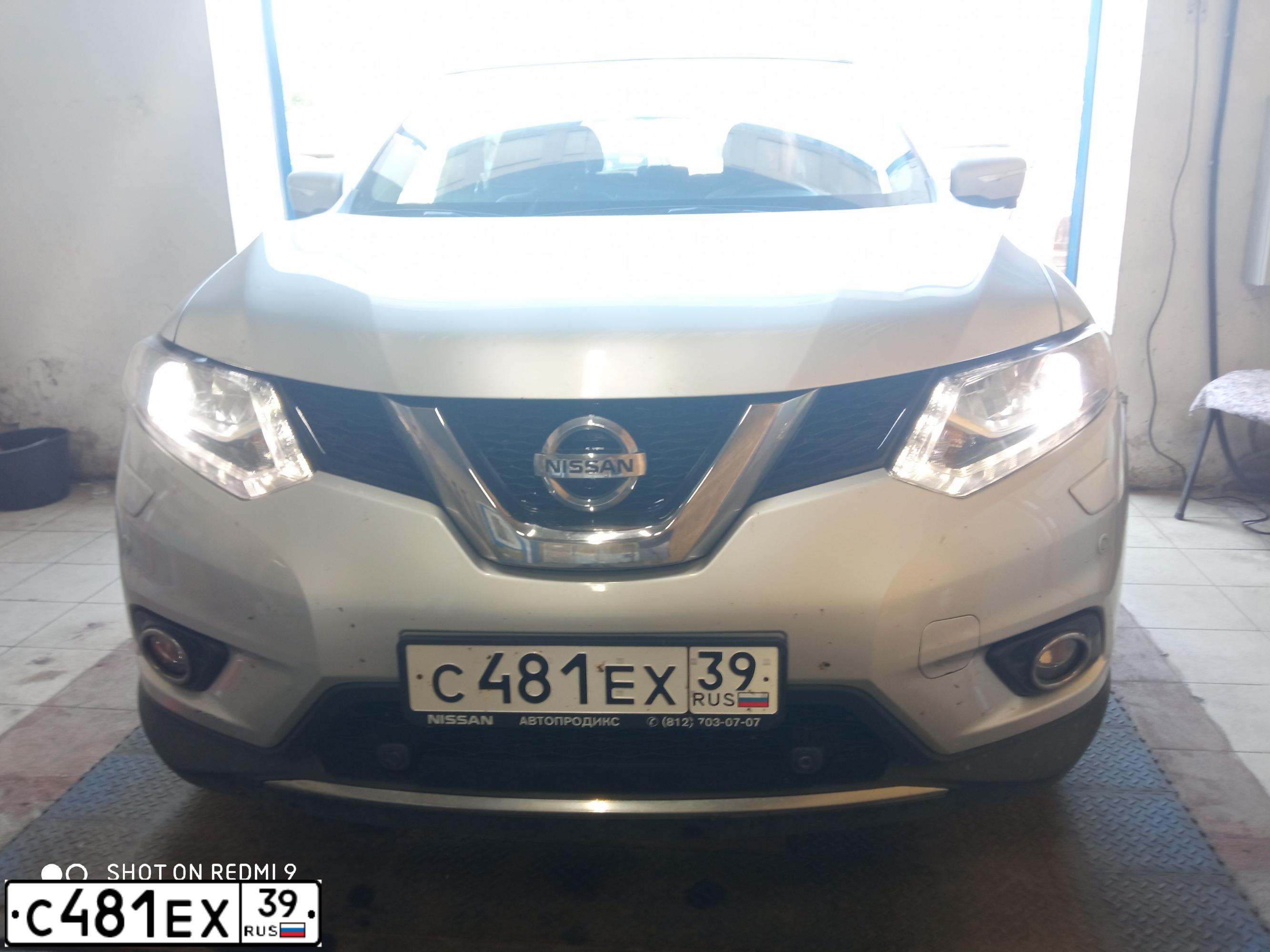 Фото автомобиля NISSAN X-TRAIL, 2016 — госномер С481ЕХ39. Цвет: СЕРЕБРИСТЫЙ