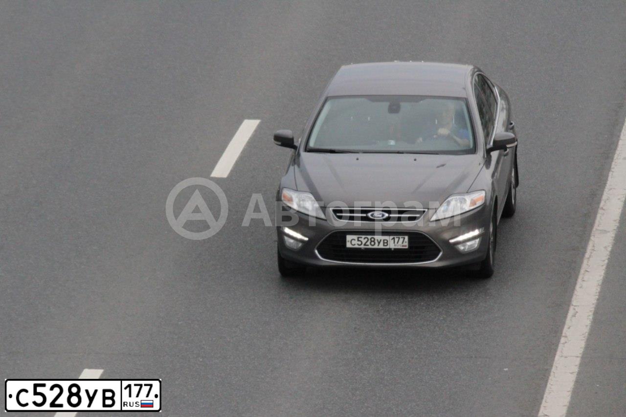 Фото автомобиля FORD MONDEO, 2012 — госномер С528УВ177. Цвет: КОРИЧНЕВЫЙ