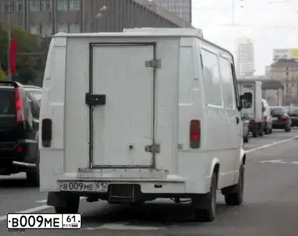 Фото автомобиля TAGAZ ACCENT, 2008 — госномер В009МЕ61. Цвет: Серебристый