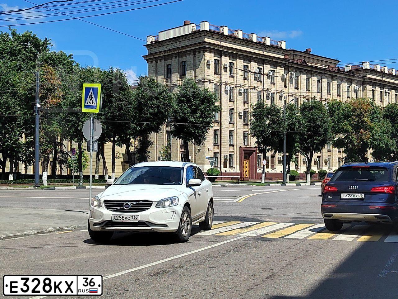 Фото автомобиля SUBARU LEGACY, 2011 — госномер У478ЕО48. Цвет: Серебристый