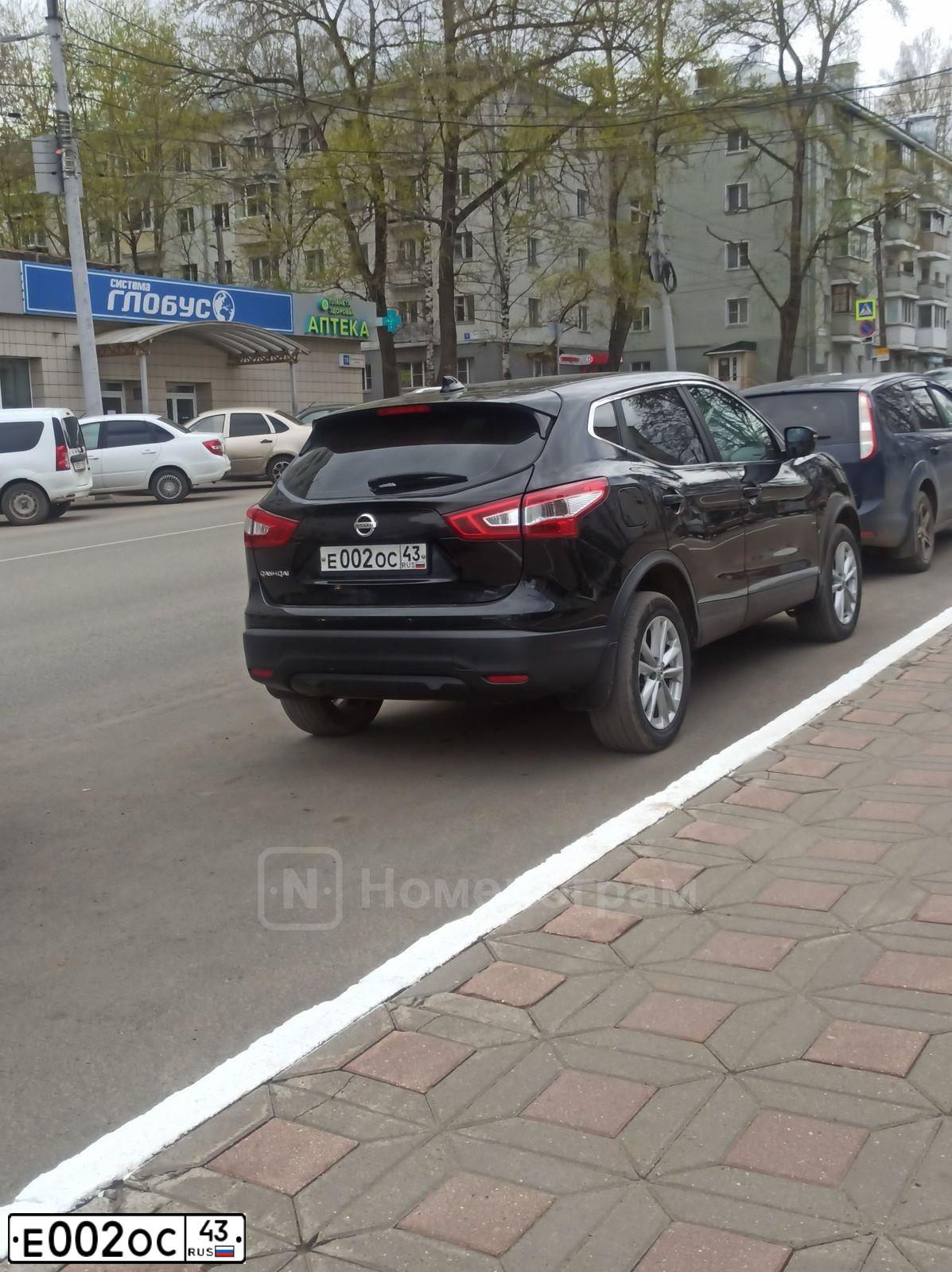 Фото автомобиля NEFAZ 5299 /KAMAZ 5297 4X2/, 2007 — госномер Е002ОС43. Цвет: Белый