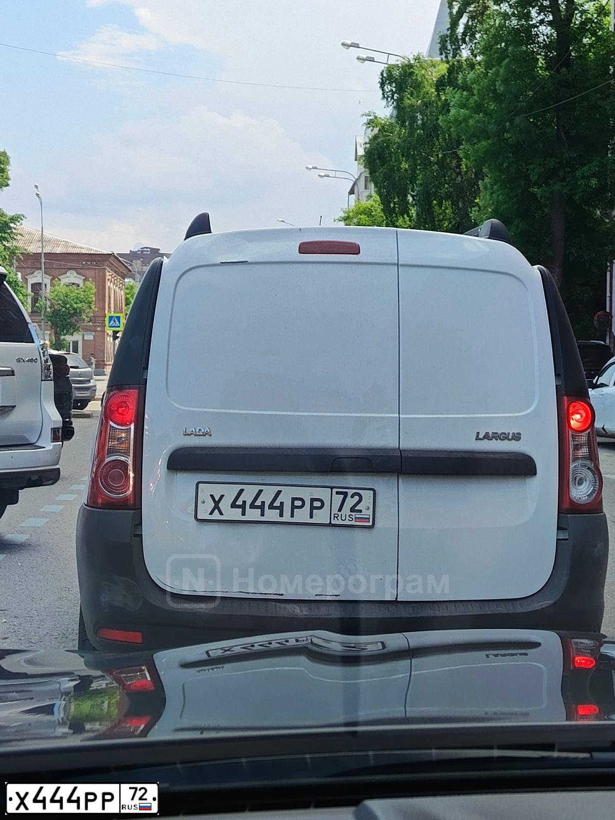 Фото автомобиля LADA 2112 LADA, 2005 — госномер В177КН89. Цвет: ЗОЛОТИСТО ТЕМНО ЗЕЛЕНЫЙ