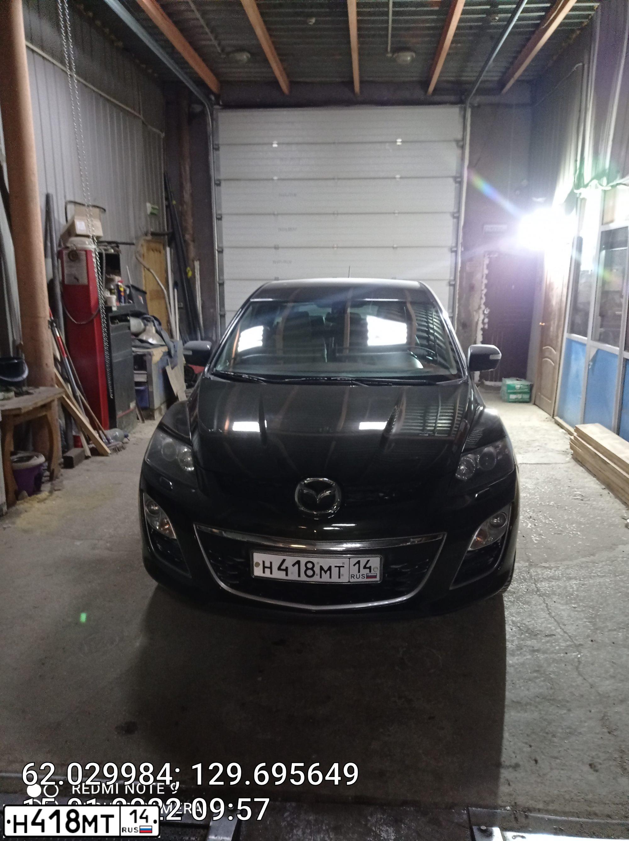 Фото автомобиля MAZDA CX-7, 2011 — госномер Е555ЕО14. Цвет: ЧЕРНЫЙ