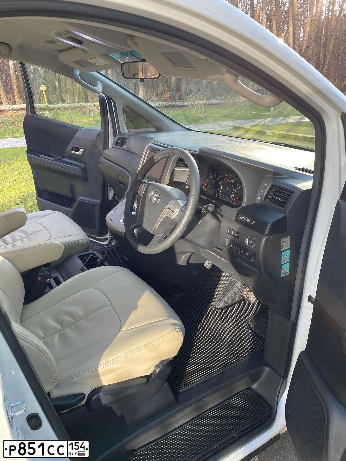 Фото автомобиля TOYOTA VELLFIRE TOYOTA VELLFIRE, 2012 — госномер Р851СС154. Цвет: Белый