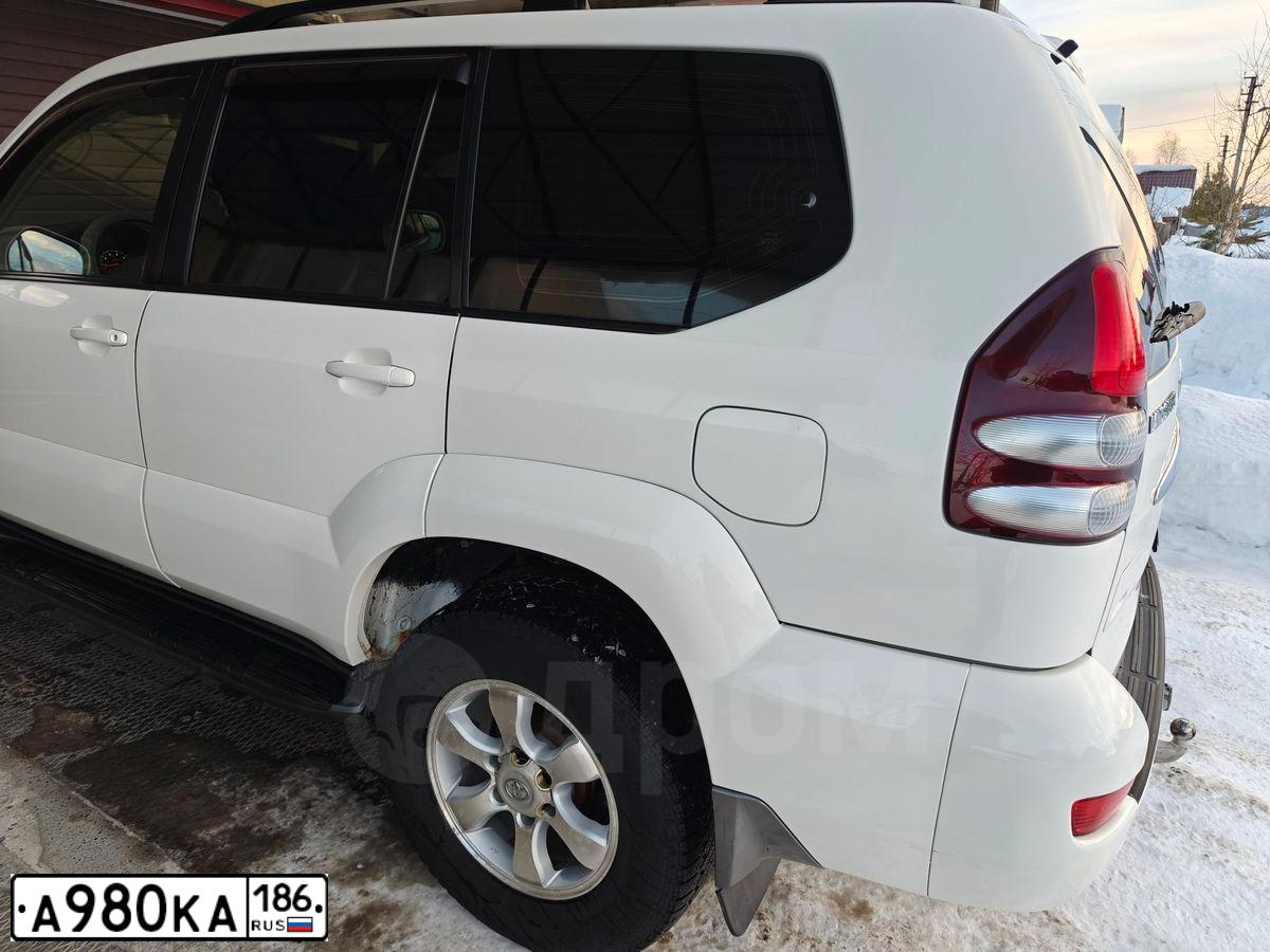Фото автомобиля TOYOTA LANDCRUISER, 2007 — госномер А980КА186. Цвет: Белый