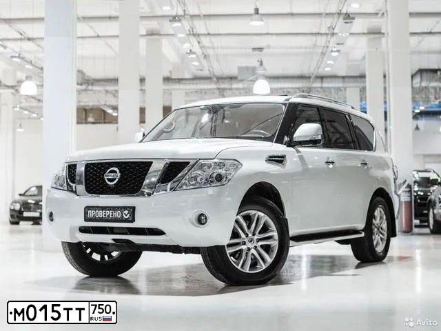 Фото автомобиля NISSAN PATROL, 2012 — госномер С877КО774. Цвет: Белый
