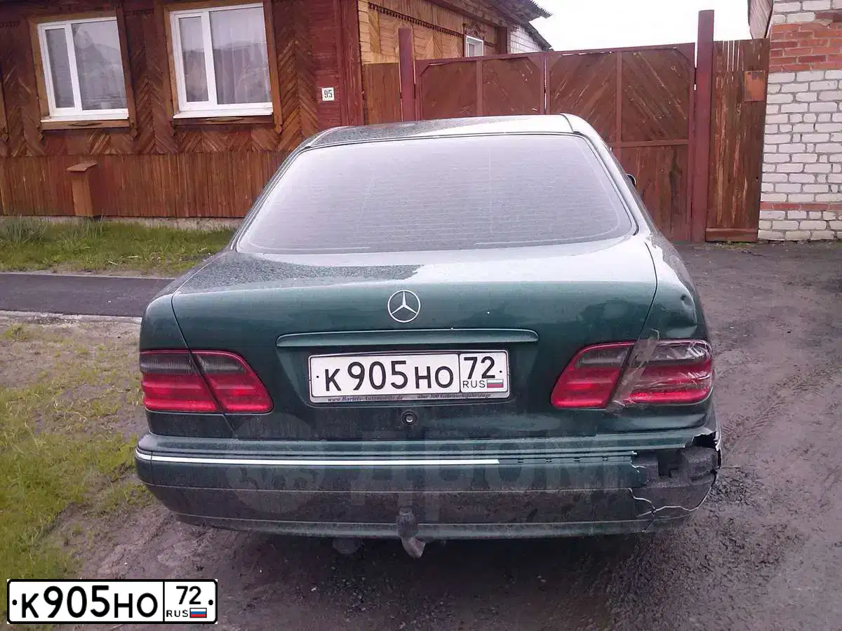 Фото автомобиля MERCEDES E-KLASSE, 2001 — госномер С333УС154. Цвет: ЗЕЛЕНЫЙ