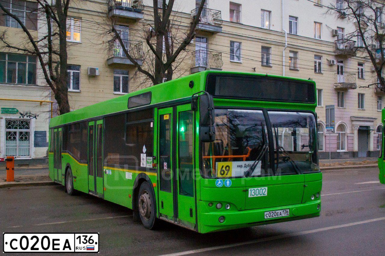 Фото автомобиля MAZ 103, 2010 — госномер С020ЕА136. Цвет: ЗЕЛЕНЫЙ