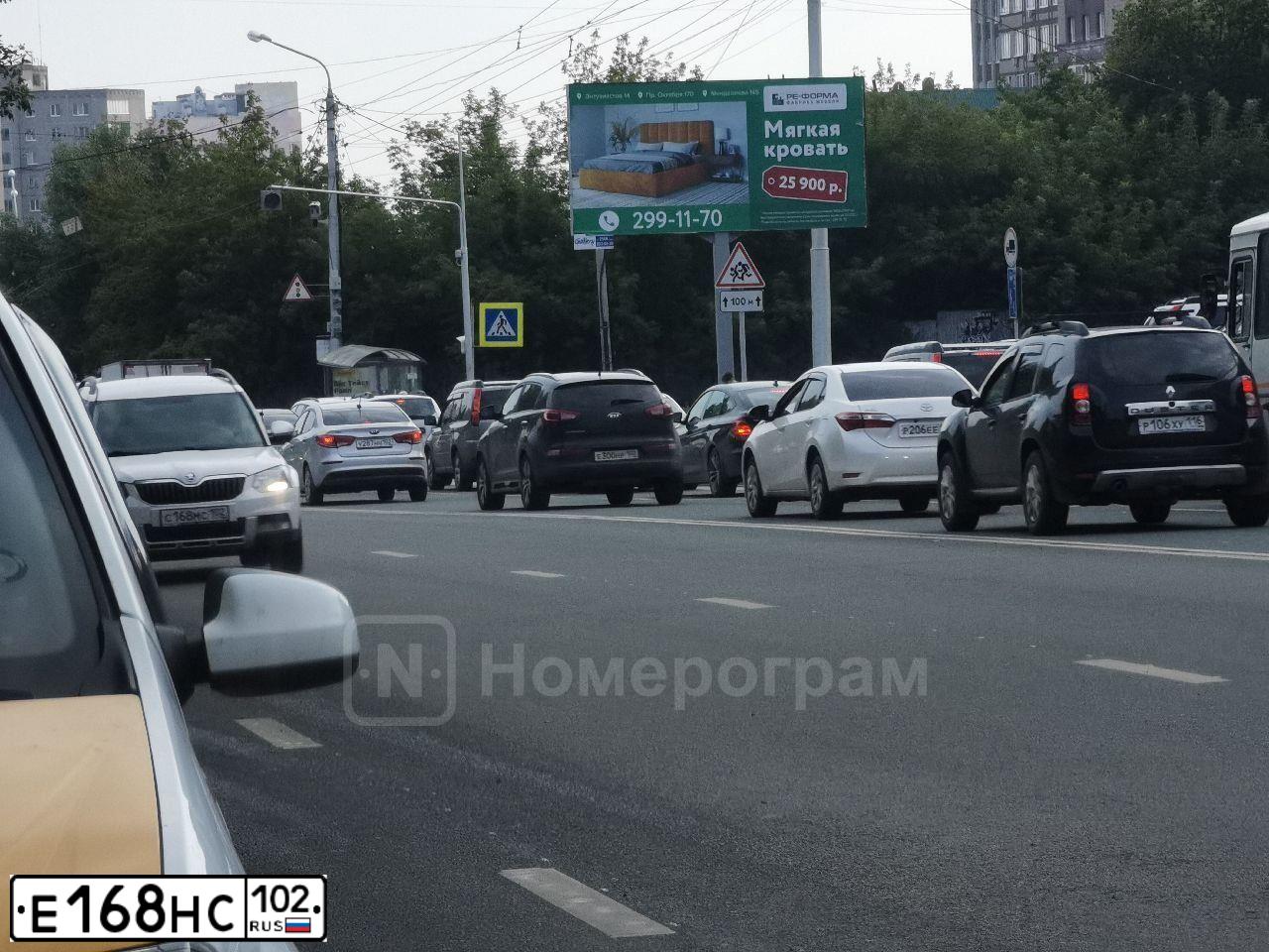 Фото автомобиля OPEL ASTRA, 2007 — госномер Р752КЕ102. Цвет: Серебристый