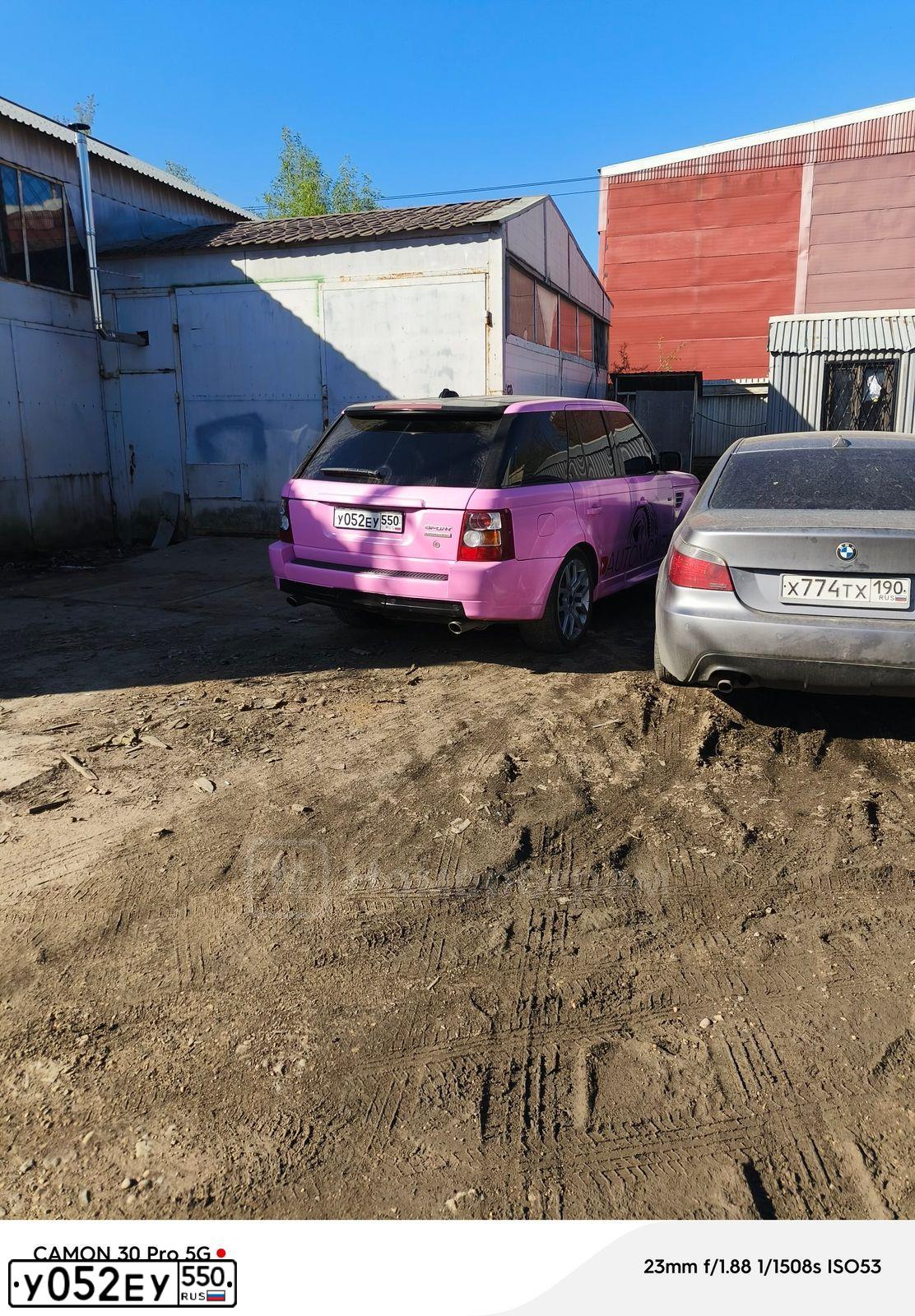 Фото автомобиля LANDROVER RANGE ROVER SPORT, 2006 — госномер У052ЕУ550. Цвет: ЧЕРНЫЙ