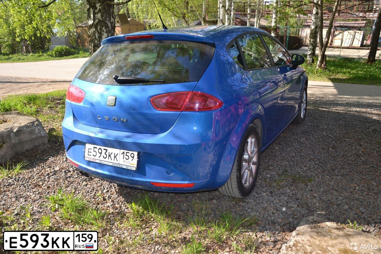 Фото автомобиля SEAT LEON, 2012 — госномер Н053МК196. Цвет: синий