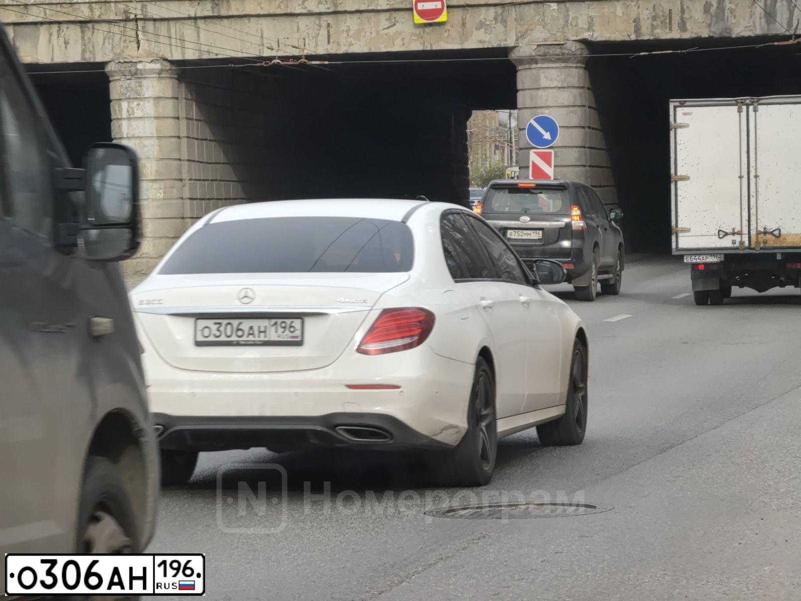 Фото автомобиля MERCEDES E-KLASSE, 2017 — госномер К433МХ716. Цвет: Белый