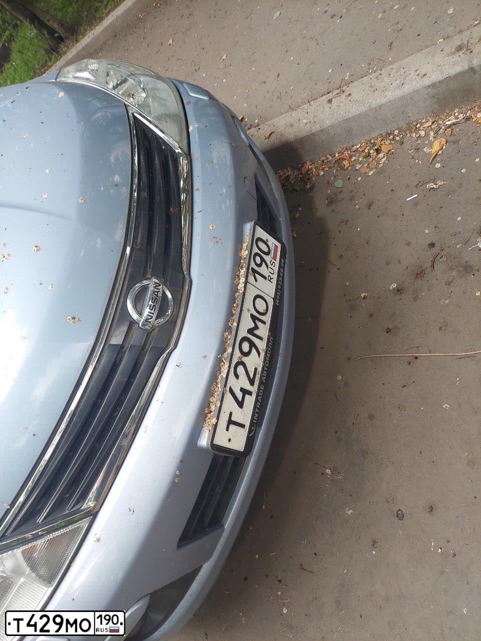 Фото автомобиля NISSAN TIIDA, 2010 — госномер Т429МО190. Цвет: ГОЛУБОЙ