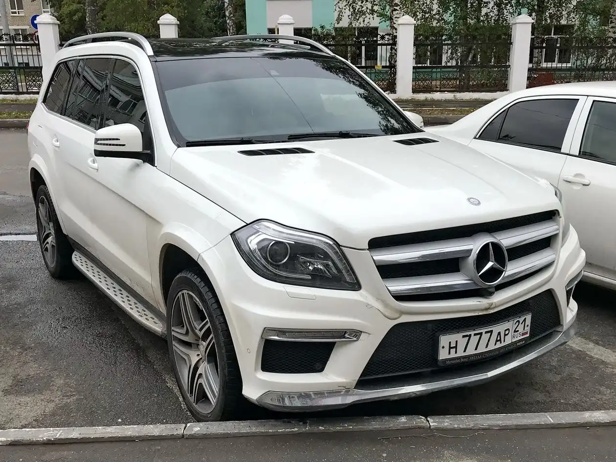 Фото автомобиля MERCEDES GL-KLASSE, 2014 — госномер Р060АУ71. Цвет: Белый