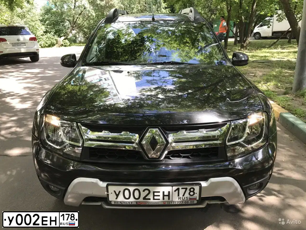 Фото автомобиля RENAULT DUSTER, 2015 — госномер Р715АУ799. Цвет: ЧЕРНЫЙ