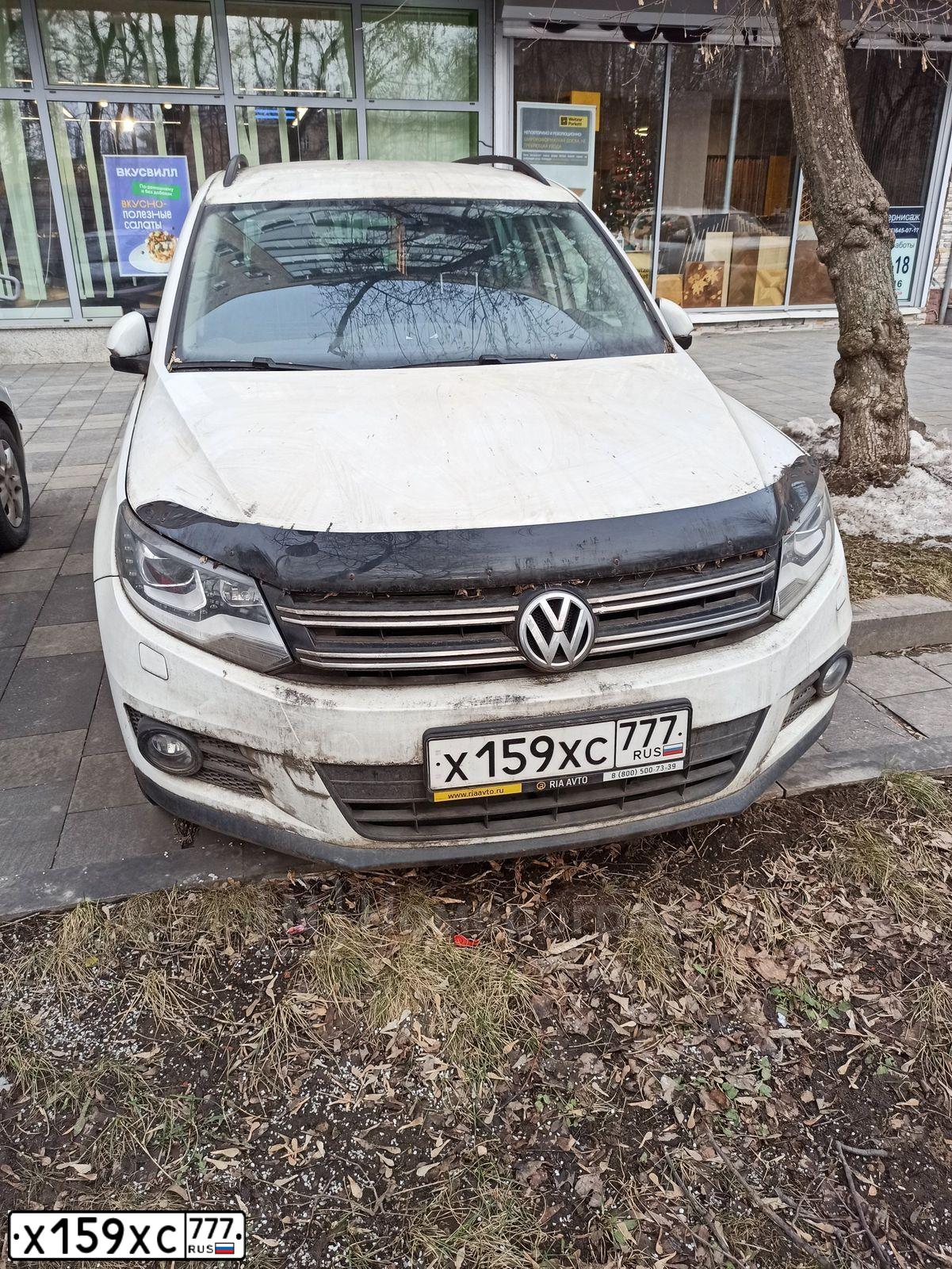 Фото автомобиля VOLKSWAGEN TIGUAN, 2016 — госномер Х159ХС777. Цвет: БЕЛЫЙ