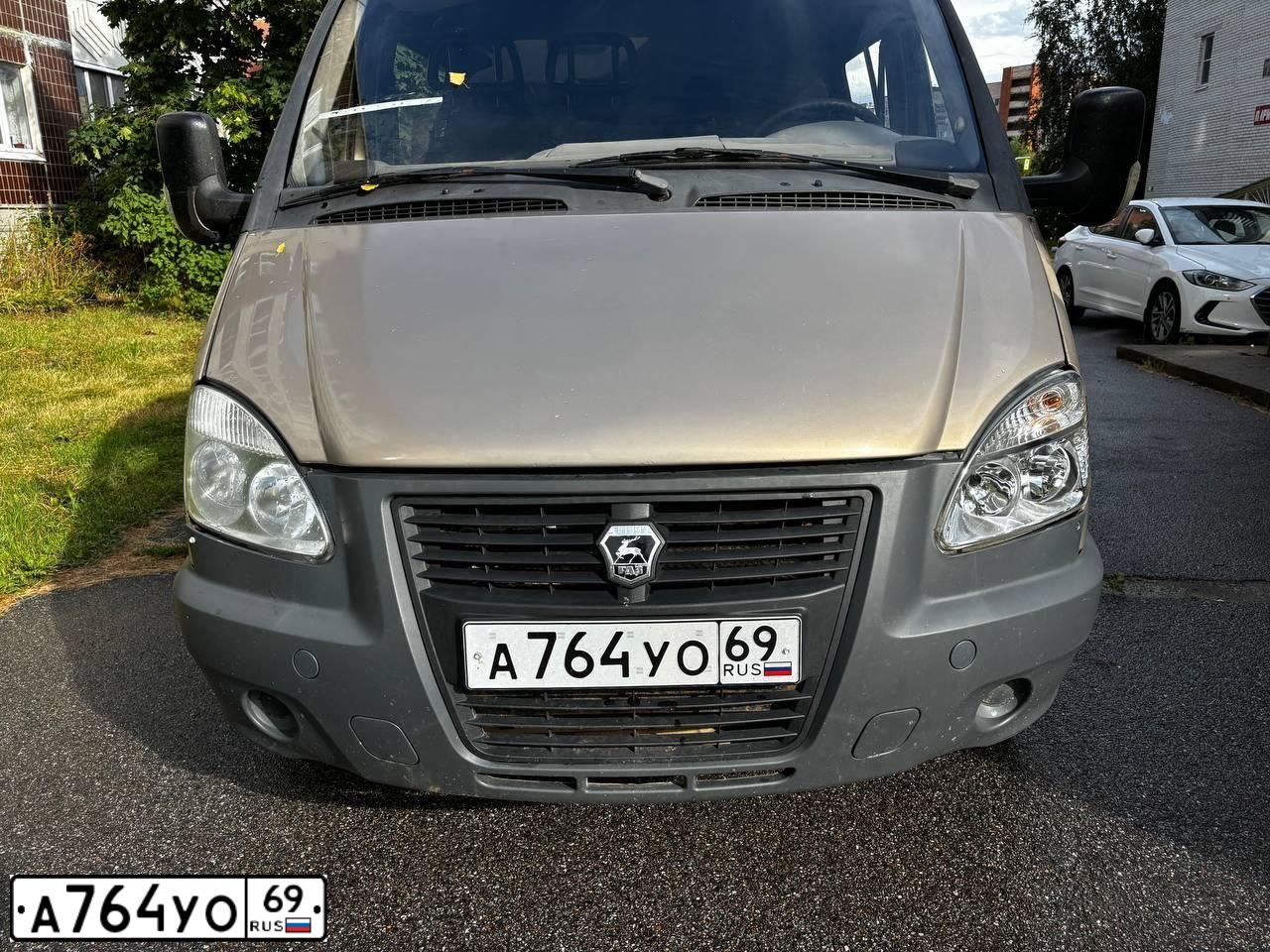 Фото автомобиля GAZ 2752 SOBOL, 2007 — госномер Р361НМ178. Цвет: ЛАСВЕГАС
