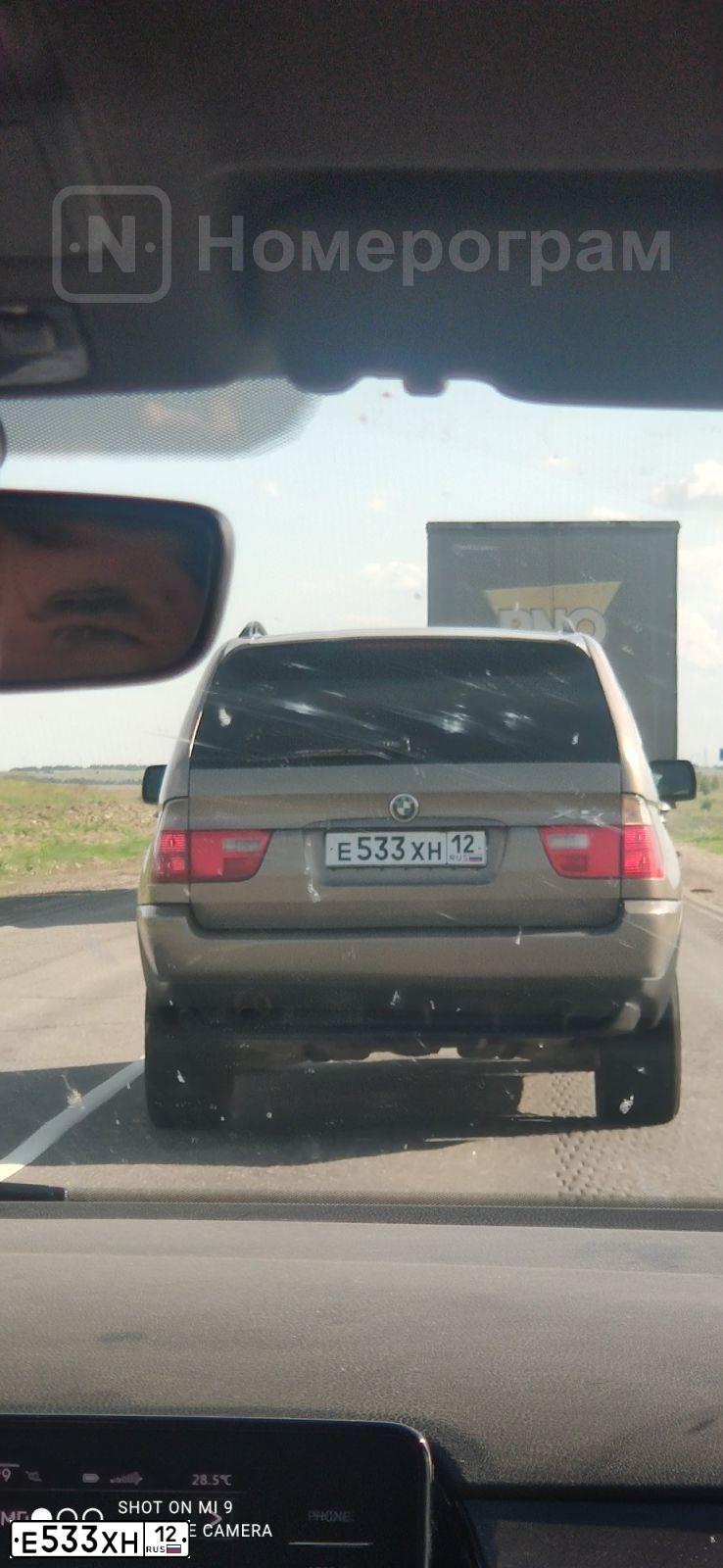 Фото автомобиля BMW X5, 2004 — госномер У410ВМ12. Цвет: ЗОЛОТИСТЫЙ