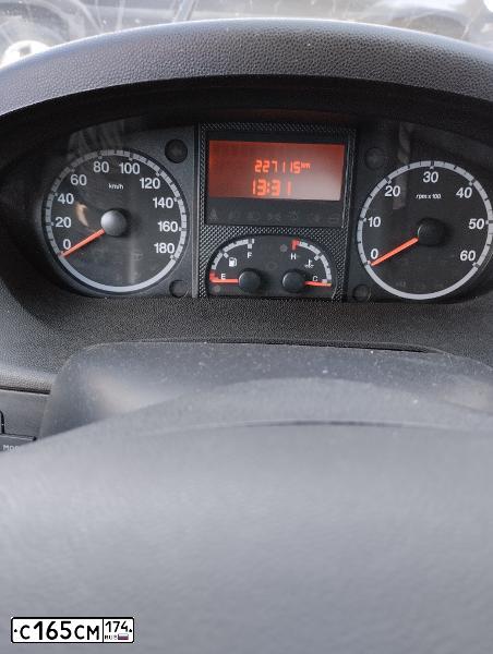 Фото автомобиля PEUGEOT BOXER, 2012 — госномер С165СМ174. Цвет: ЖЕЛТЫЙ