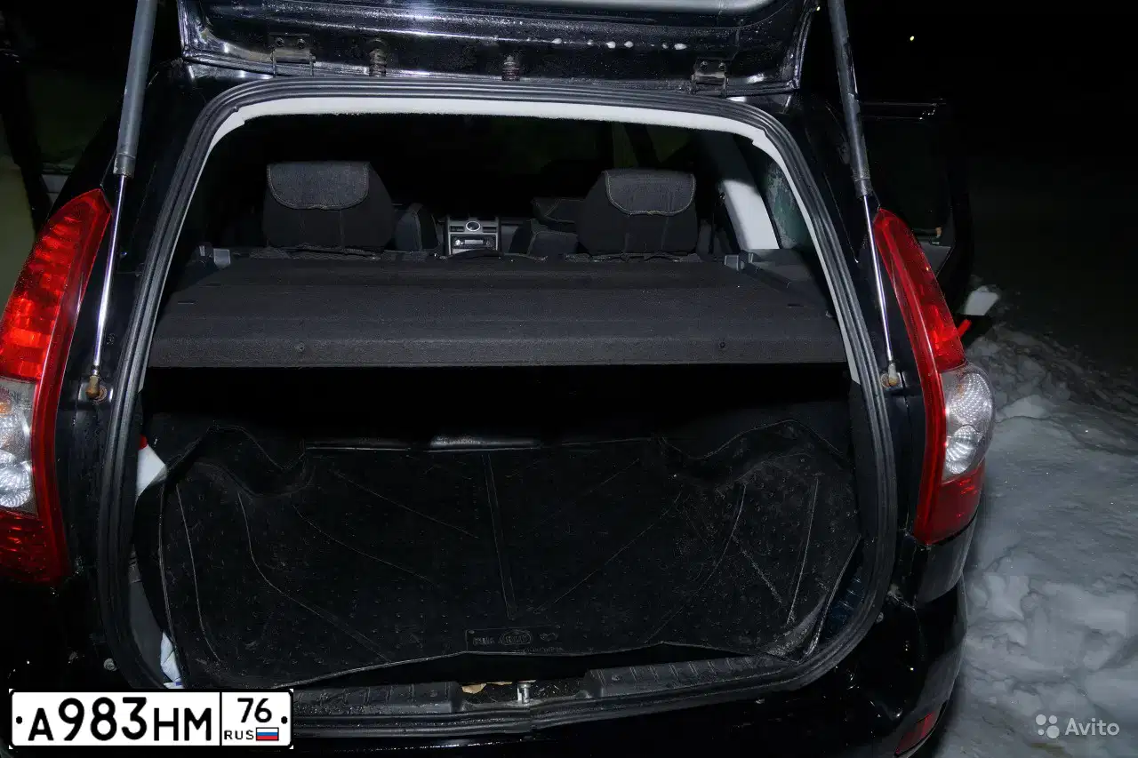 Фото автомобиля LADA 2171 PRIORA, 2010 — госномер А983НМ76. Цвет: Сине-Черный