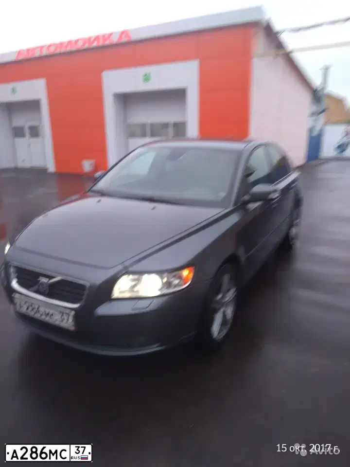Фото автомобиля VOLVO S40, 2008 — госномер Х575НЕ33. Цвет: ТЕМНО-СЕРЫЙ