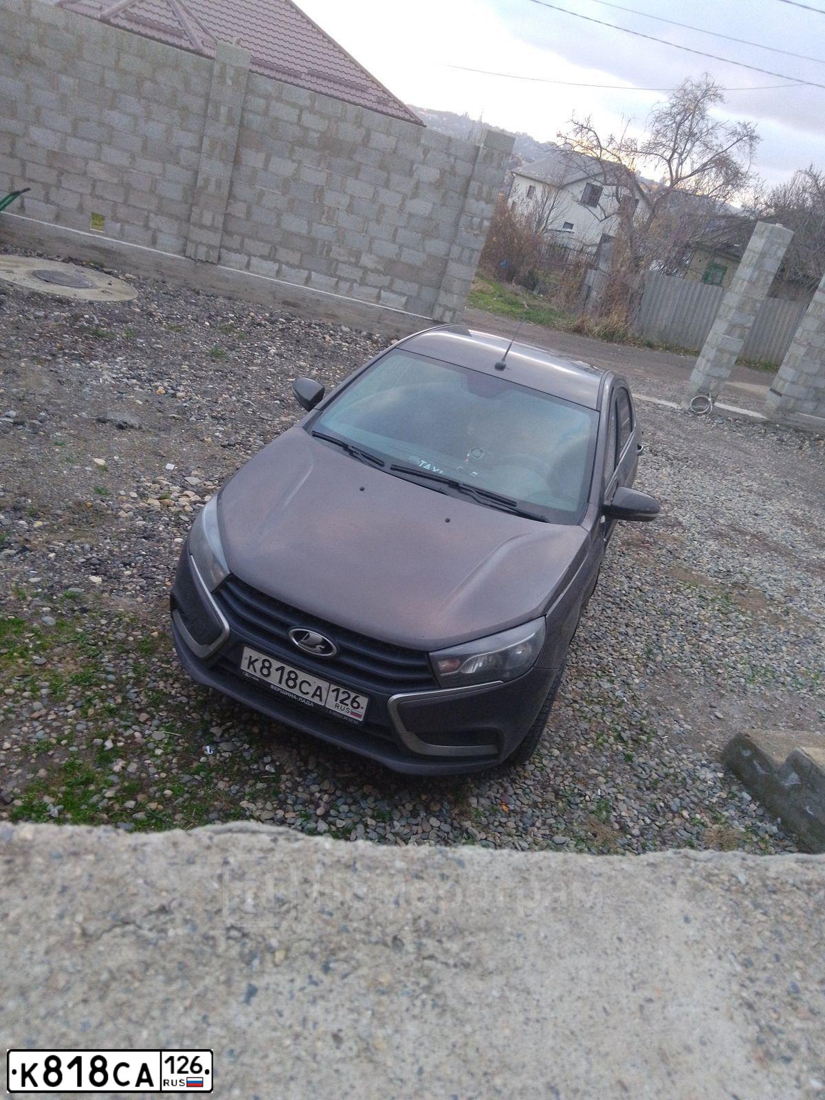 Фото автомобиля LADA VESTA, 2021 — госномер К818СА126. Цвет: Коричневый