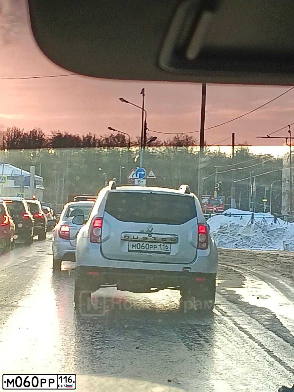 Фото автомобиля RENAULT DUSTER, 2014 — госномер М060РР116