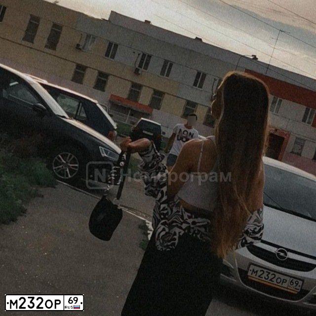 Фото автомобиля OPEL CORSA, 2008 — госномер Е596КВ797. Цвет: Серебристый
