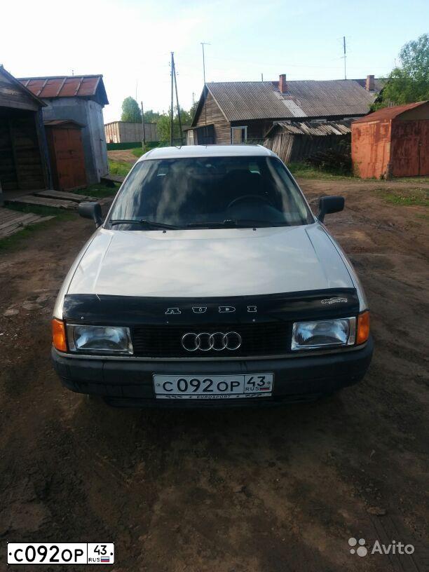 Фото автомобиля AUDI 80, 1987 — госномер Р714ЕУ18. Цвет: СЕРЫЙ